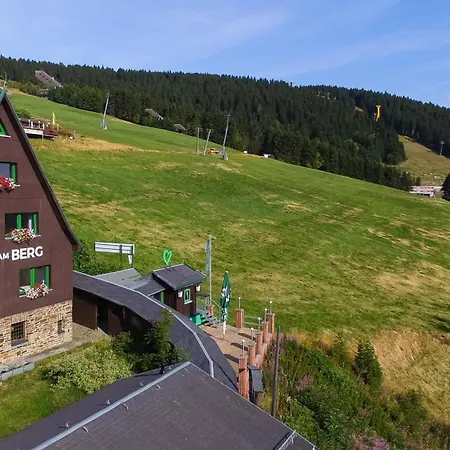 Haus am Berg - Pension direkt am Skihang-3